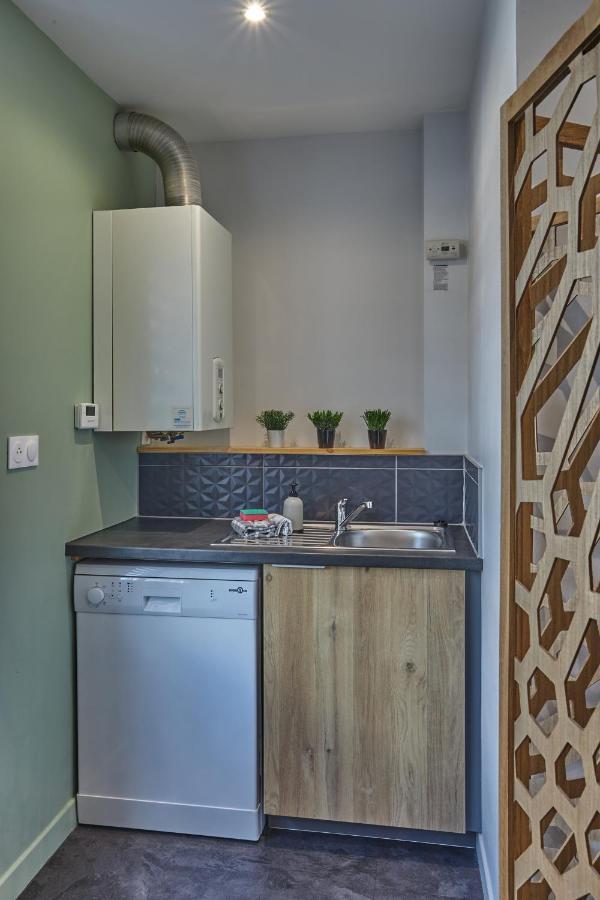 Centre Ville A Pied Appt Avec Sauna, Linge, Wifi, Stationnement Gratuit Ванн Экстерьер фото