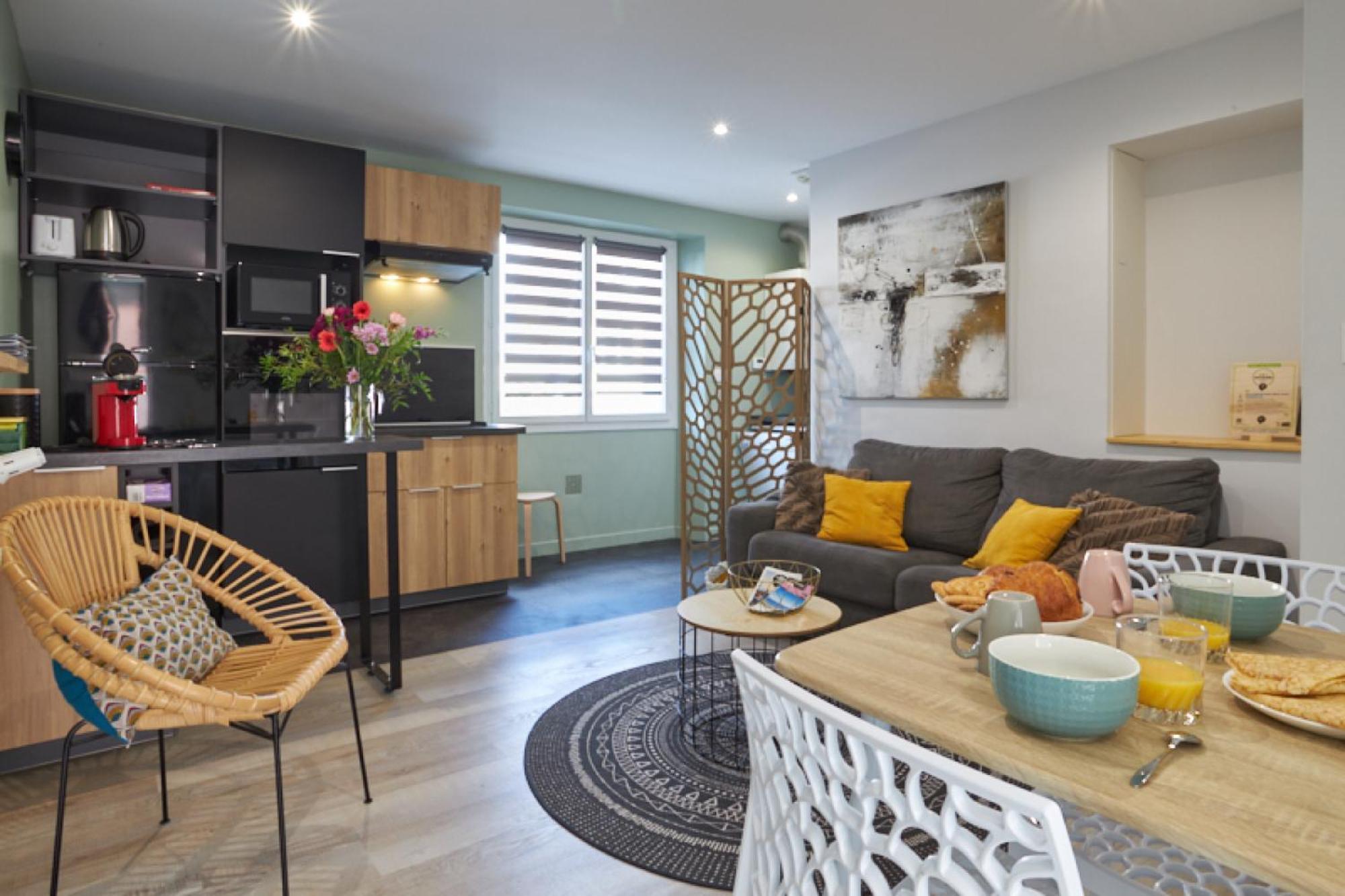 Centre Ville A Pied Appt Avec Sauna, Linge, Wifi, Stationnement Gratuit Ванн Экстерьер фото